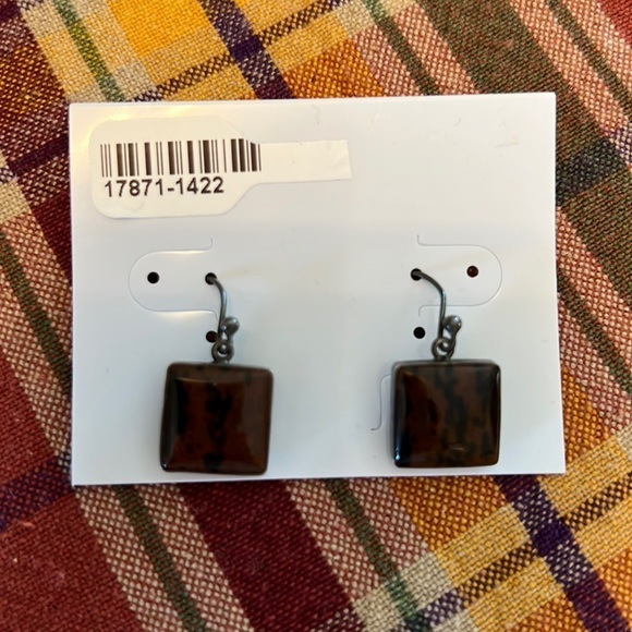 ‎Earrings - Picture 1 of 5